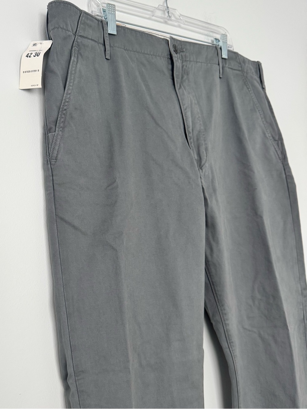 NWT Levi's Chino Pants Mens 42x30 Regular Fit Tapered Leg Olive Gray Flat Front - Picture 3 of 8